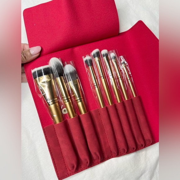 Luxie- 8 Gold Brush Set With red Brush Holder Case - Picture 1 of 9